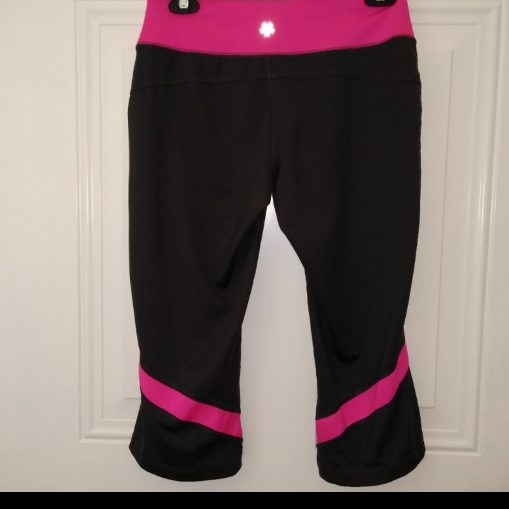 Tek Gear Yoga Capri Pants Size XS EUC